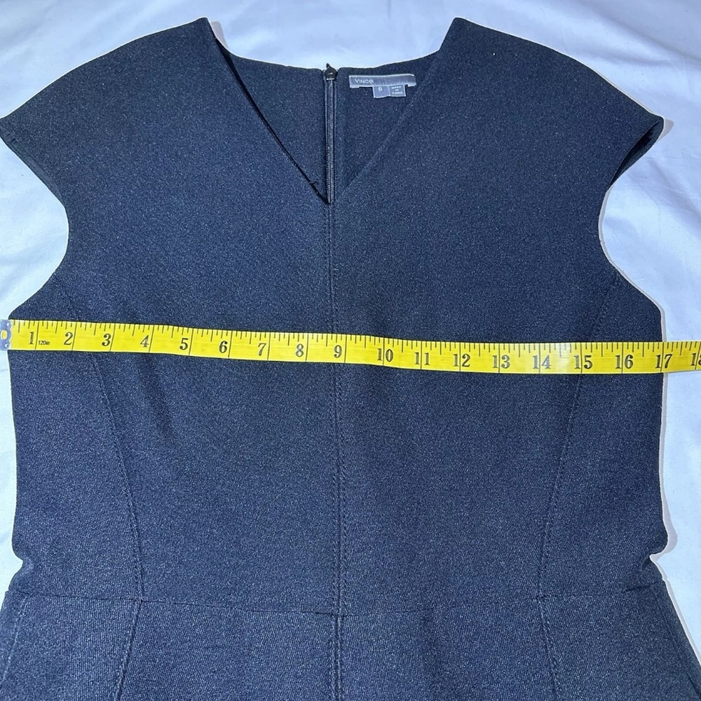 Vince Inverted Dress V-Neck Side Pockets Black Size 6 - Picture 3 of 11